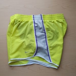 Nike dri-fit shorts | size medium | offers?